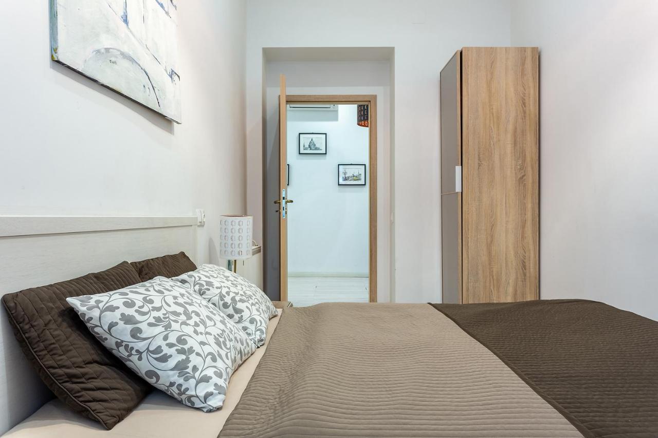 Goldcentral Apartment Dob Budapest Esterno foto