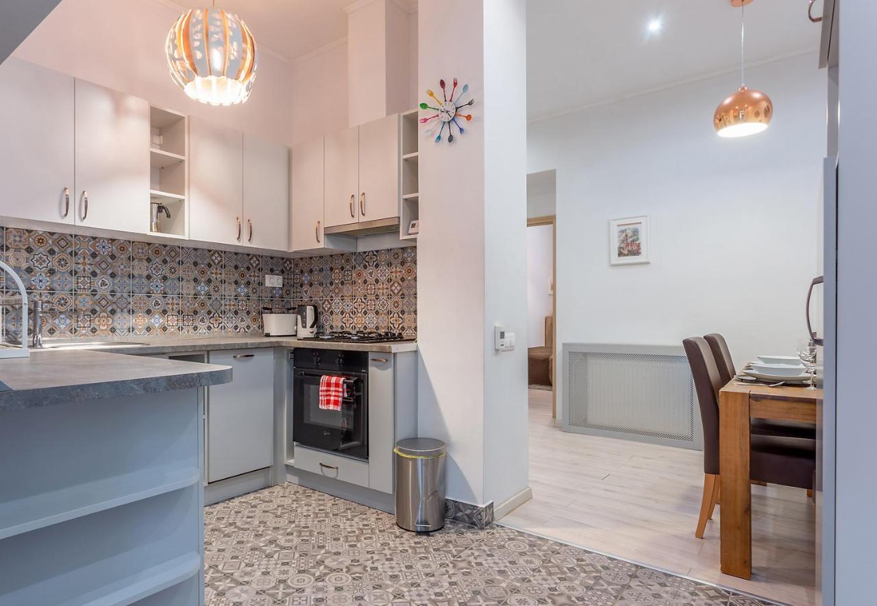 Goldcentral Apartment Dob Budapest Esterno foto