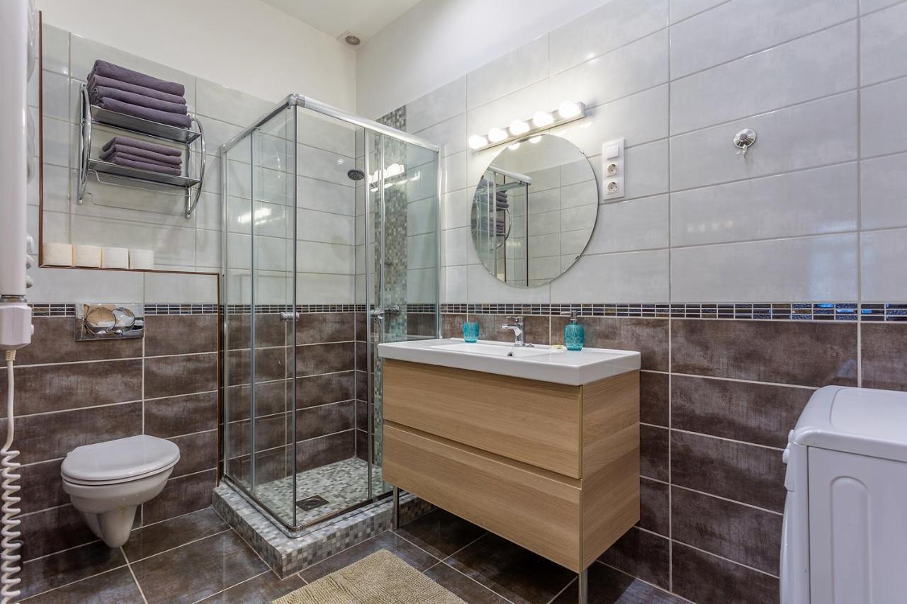 Goldcentral Apartment Dob Budapest Esterno foto